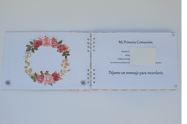 Libro de firmas Mi Primera Comunión niña sobre flores